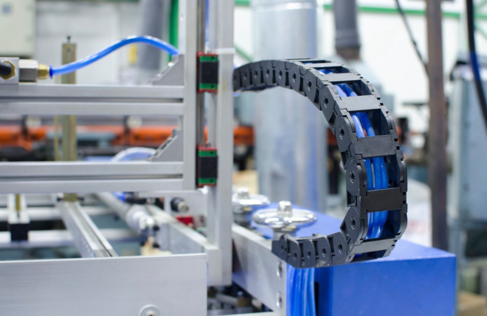 Polyamide vs Metal